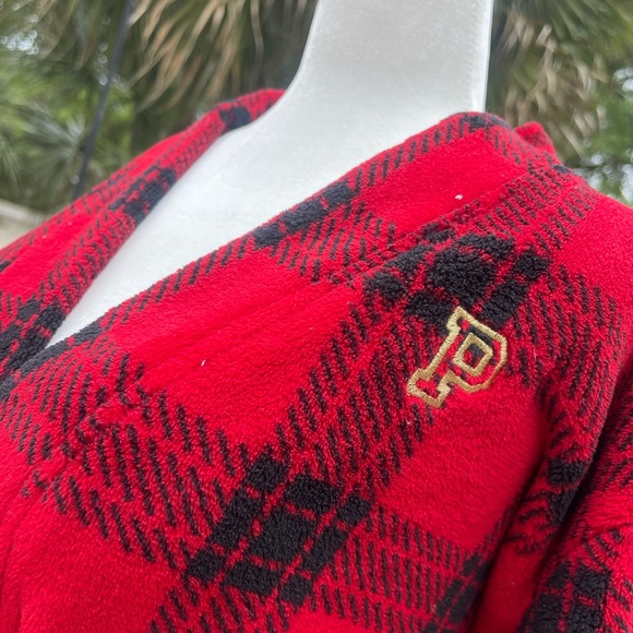 PINK robe w/ pockets!! ❤️ - Picture 2 of 4